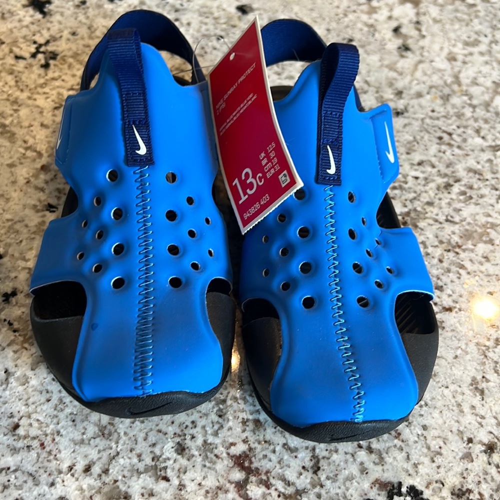 NwT Nike Sunray Protect